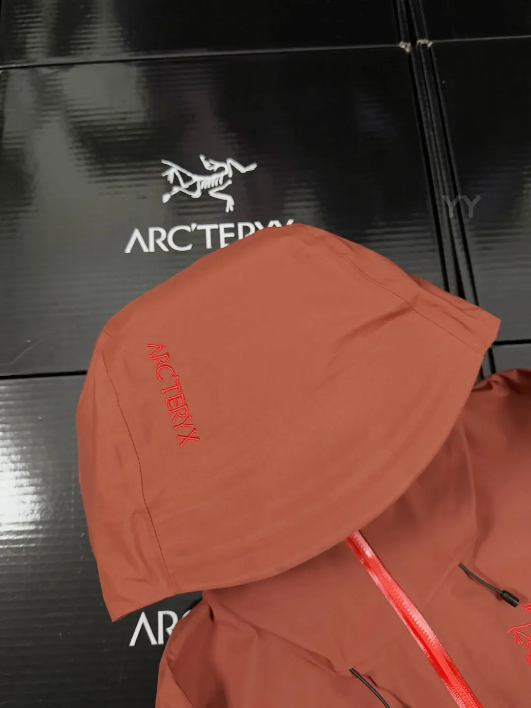 G 02 New Arrival Arcteryx B eta Series SL GORE-TEX Breathable 25SS New Arrival SL Lt ， Lt New Arrival ， ， ， Lt Yb 3D ， Tri-Durance ， Factory 📃 🔍 ， YKK ， ， ， 。 SL ， 。 bluesign@ N 38LGORE-TEX ， Wear-Resistant， 、 Breathable， 。 Storm Hood™ ， Water Tight™ ， ， ， 。 ，VISLON ， Velcro ， Zip-in， ARC TERYX BETA： 。 GORE-TEX： 、 、Breathable 。 ：Black Sizes：S-XXL ：112 116 120 124 128 ： 72 74 76 78 80 ：64.5 66 67.5 69 70.5 ：49.8 51 52.2 53.4 54.6